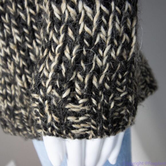 L.L. Bean women's wool blend black and beige cowl neck sweater, M‎ - Picture 6 of 16